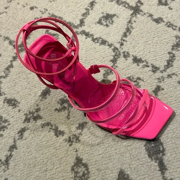 Call it Spring Laula Heel - Picture 2 of 7